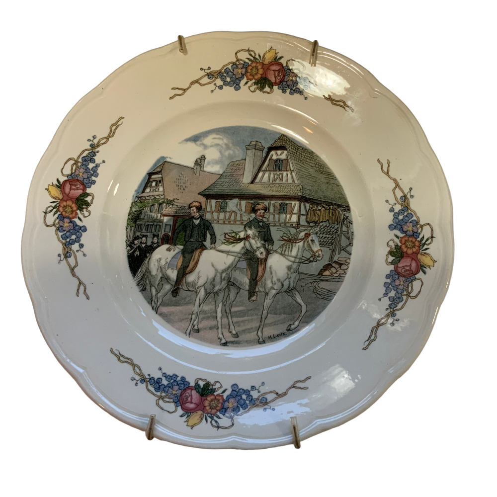 SARREGUEMINES FRENCH VINTAGE Obernai 9.75" Porcelain Plate for Hanging